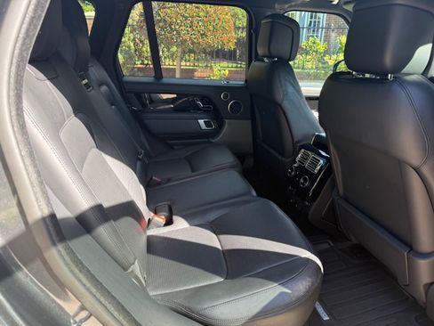 Used 2020 Land Rover Range Rover HSE image 12