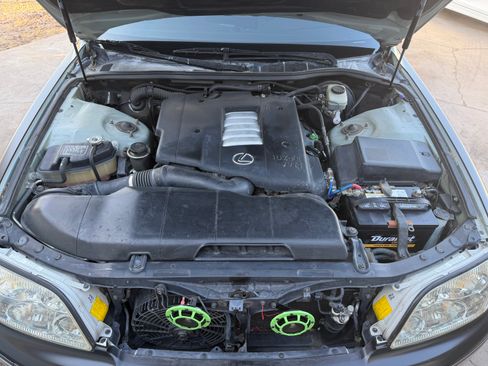 Used 1999 Lexus LS 400 image 18