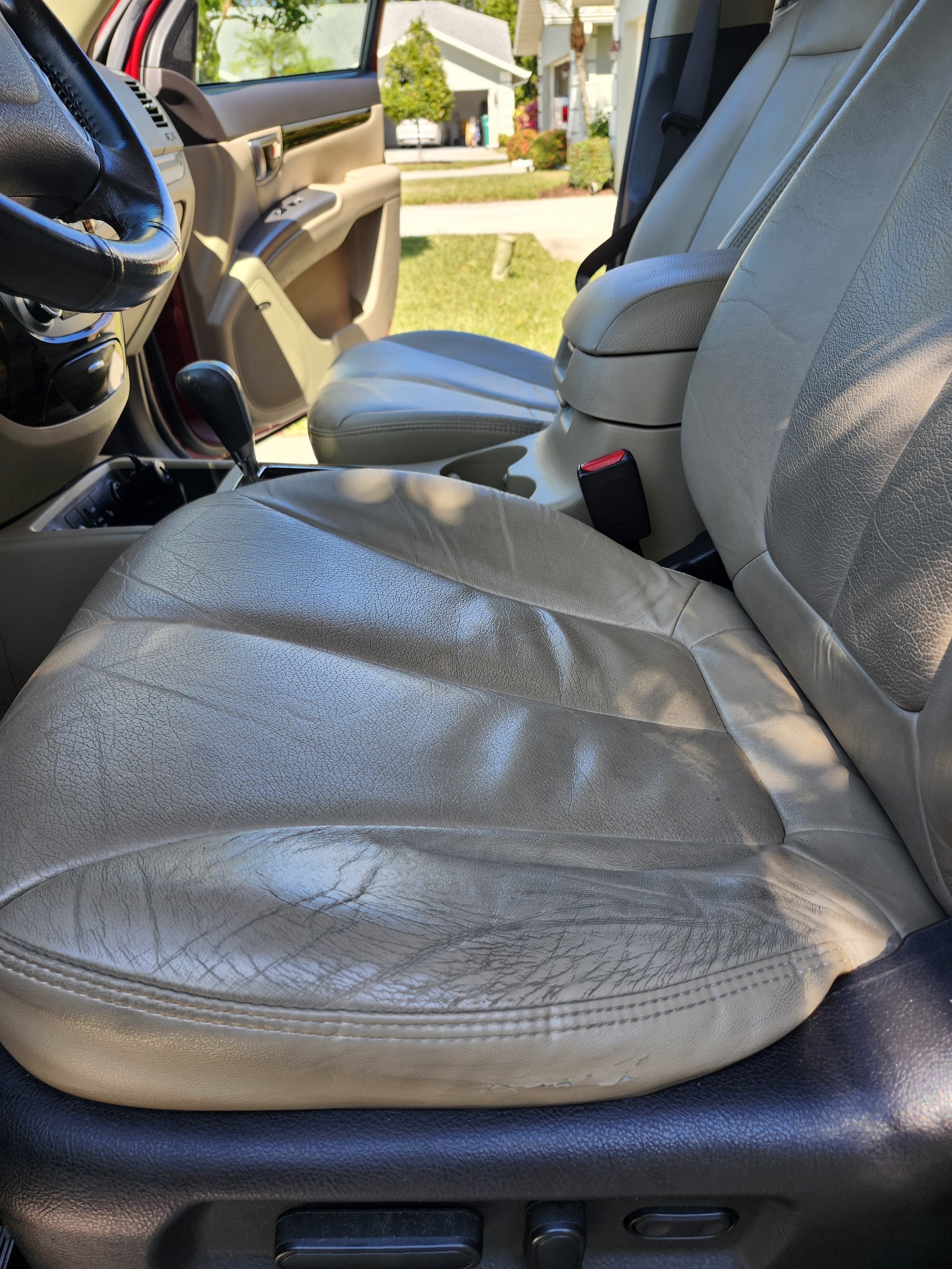 Used 2011 Hyundai Santa Fe Limited FWD image 5