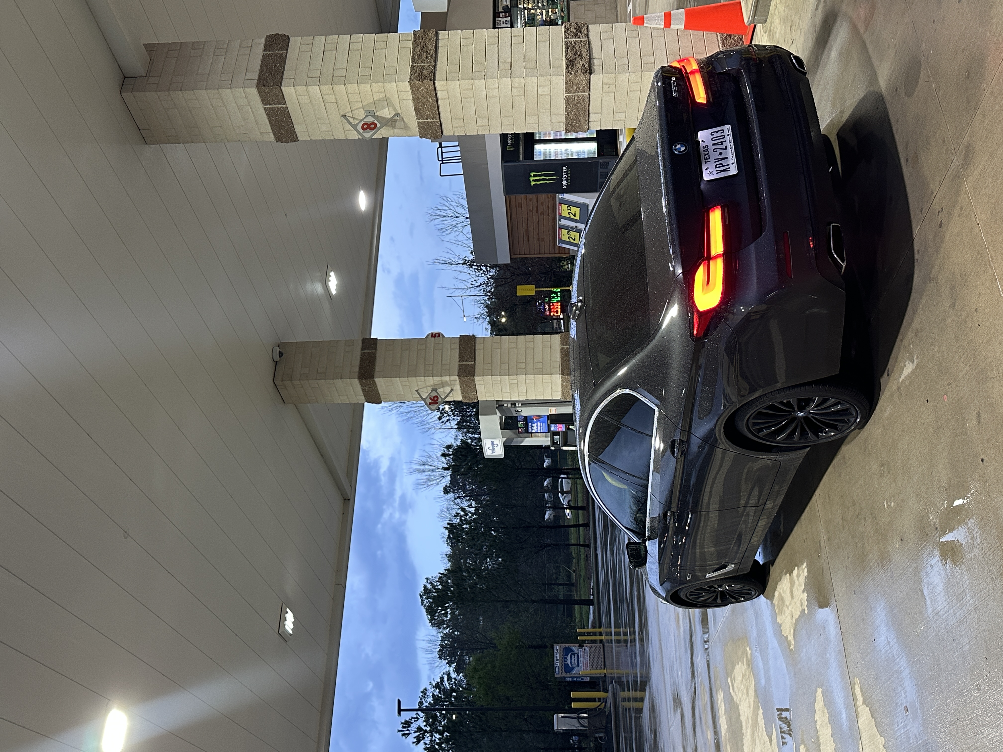 Used 2022 BMW 530e w/ Premium Package RWD image 8