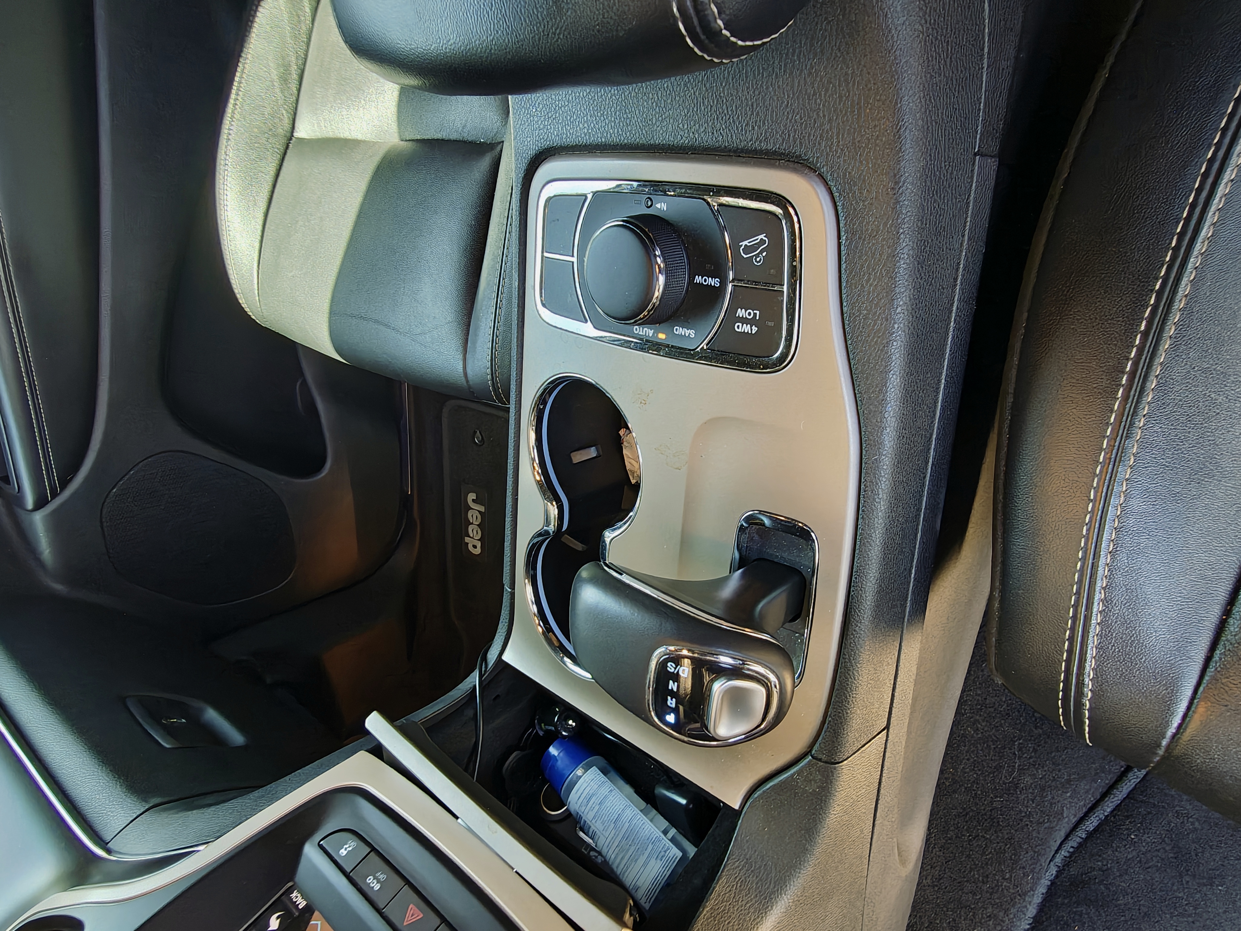 Used 2014 Jeep Grand Cherokee Limited w/ Trailer Tow Group IV AWD/4WD image 12