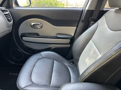 Used 2016 Kia Soul + w/ Primo Package image 20