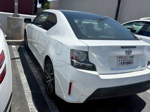 Used 2014 Scion tC FWD image 4