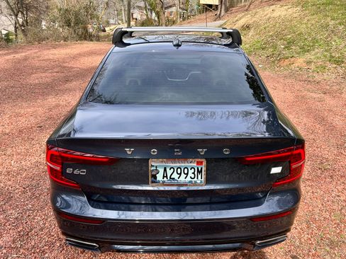 Used 2022 Volvo S60 T8 R-Design image 15