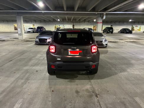 Used 2017 Jeep Renegade Latitude w/ Cold Weather Group image 2