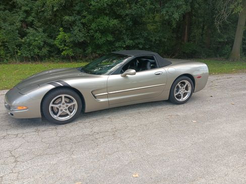 Used 2000 Chevrolet Corvette Convertible w/ Memory Pkg RWD image 16