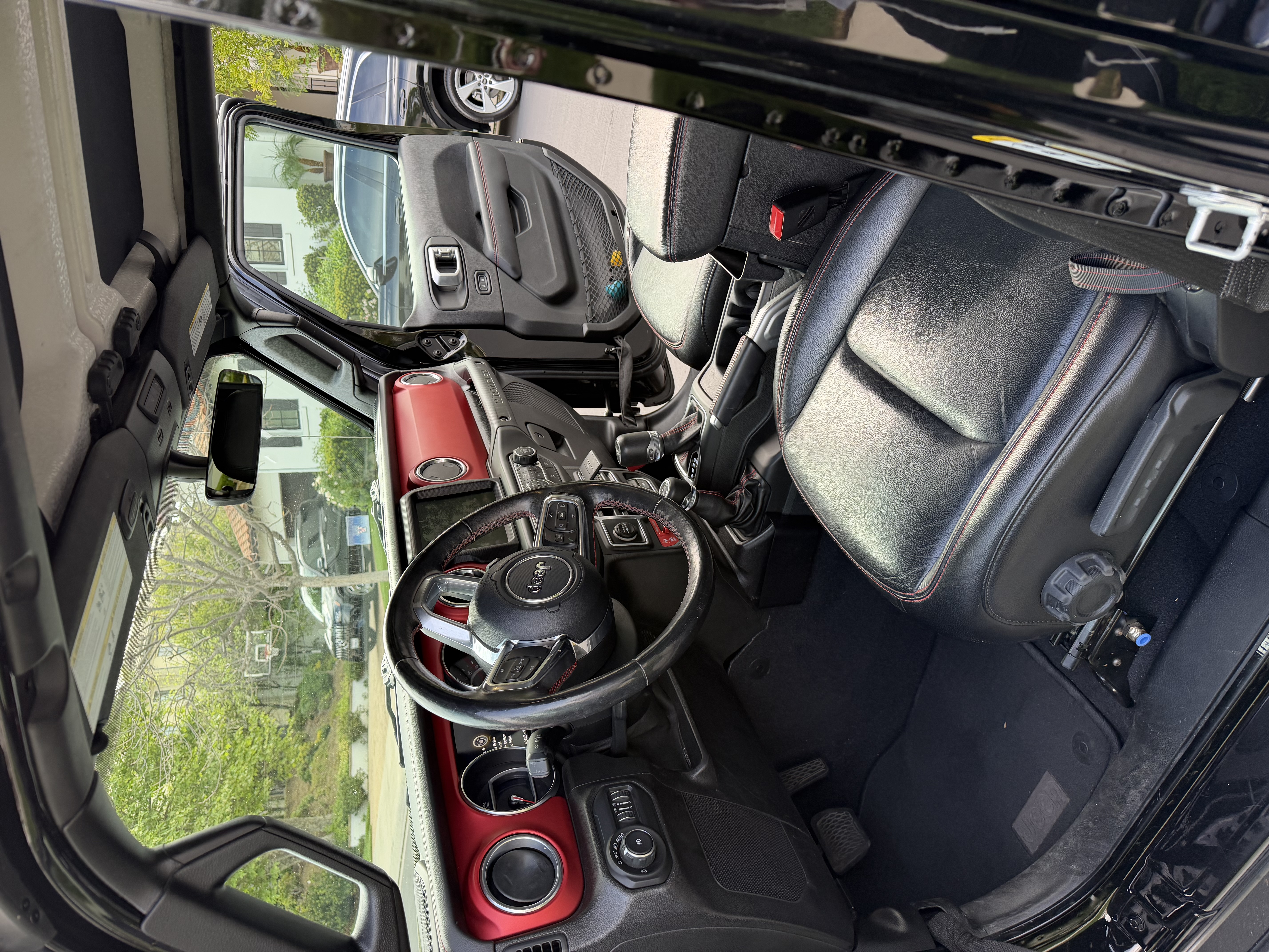 Used 2019 Jeep Wrangler Unlimited Rubicon AWD/4WD image 9