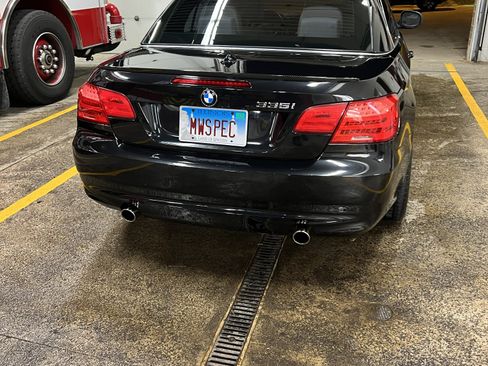 Used 2011 BMW 335i Convertible image 4