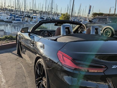 Used 2020 BMW Z4 M40i w/ Executive Package image 9