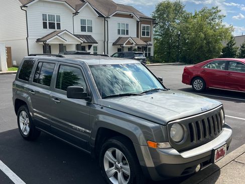 Used 2013 Jeep Patriot Sport w/ PWR Value Group AWD/4WD image 2