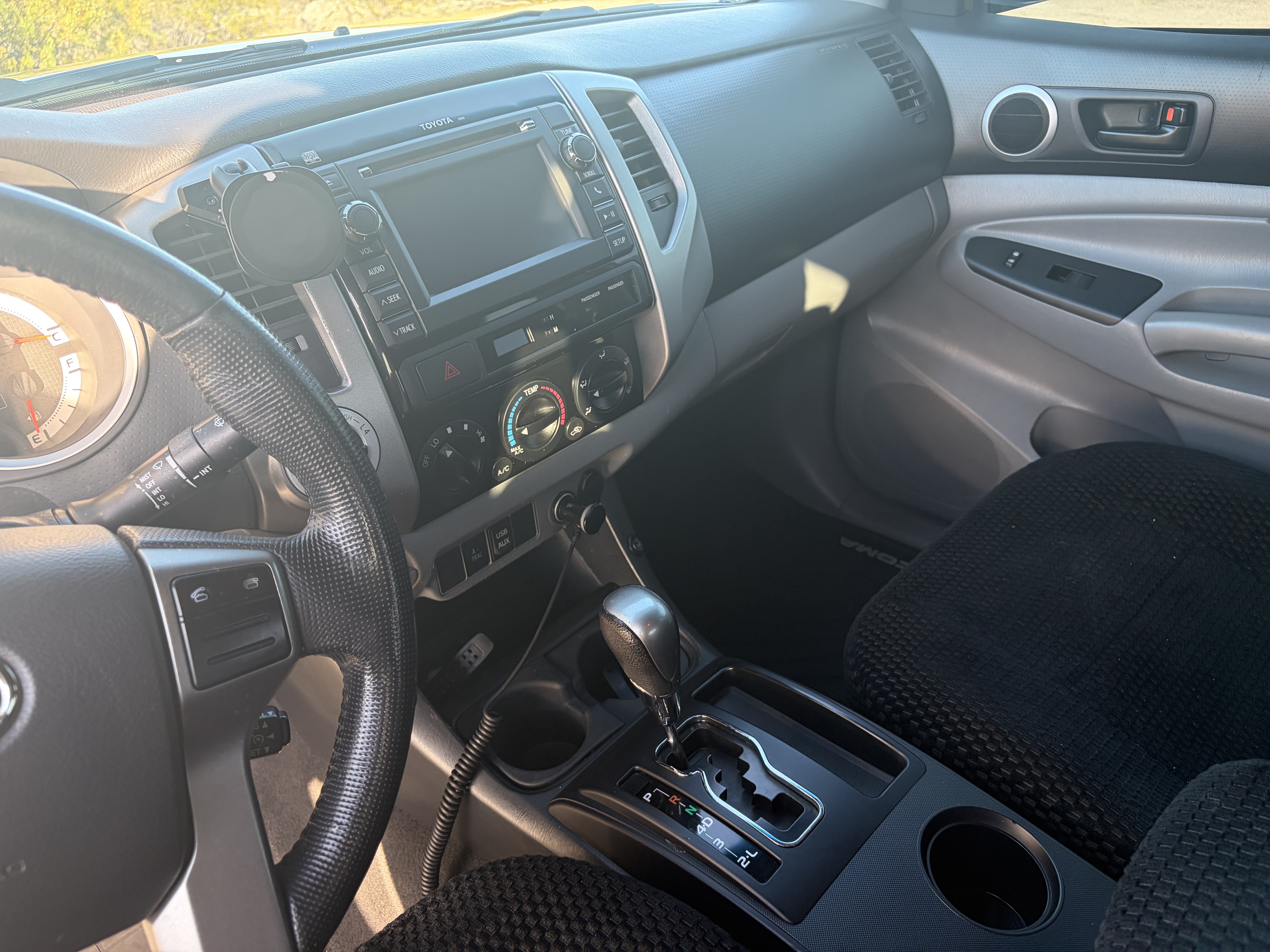 Used 2013 Toyota Tacoma 4x4 Double Cab w/ TRD Off-Road Pkg image 9