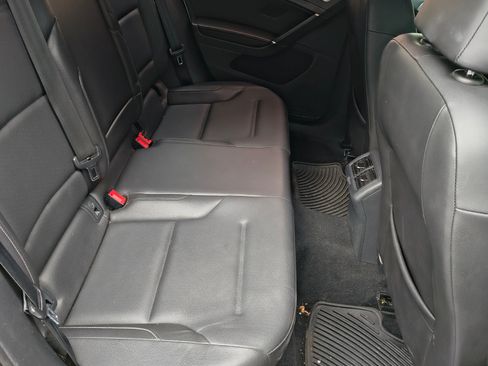 Used 2015 Volkswagen Golf TDI S image 9