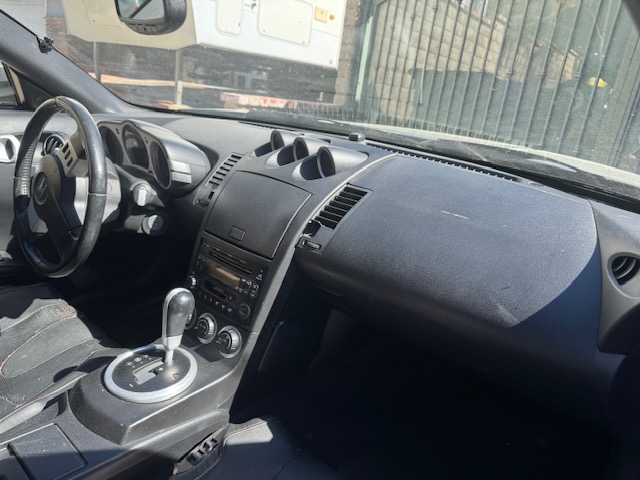 Used 2004 Nissan 350Z Touring RWD image 10