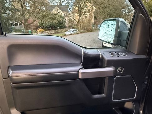 Used 2019 Ford F150 Platinum image 19