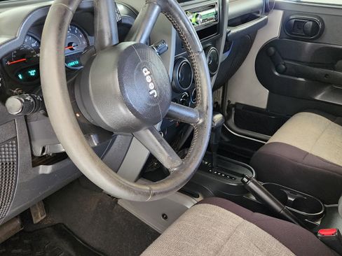 Used 2009 Jeep Wrangler X image 29