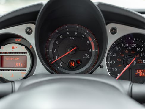 Used 2009 Nissan 370Z Touring w/ Sport Pkg image 24