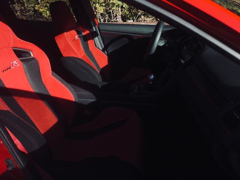 Used 2017 Honda Civic Type R image 11