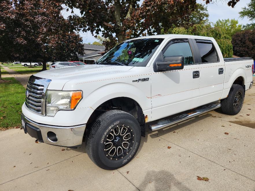 Used 2011 Ford F150 XLT w/ XLT Chrome Pkg AWD/4WD image 2
