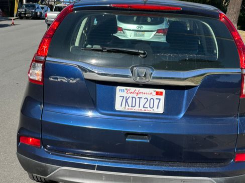 Used 2015 Honda CR-V LX image 5