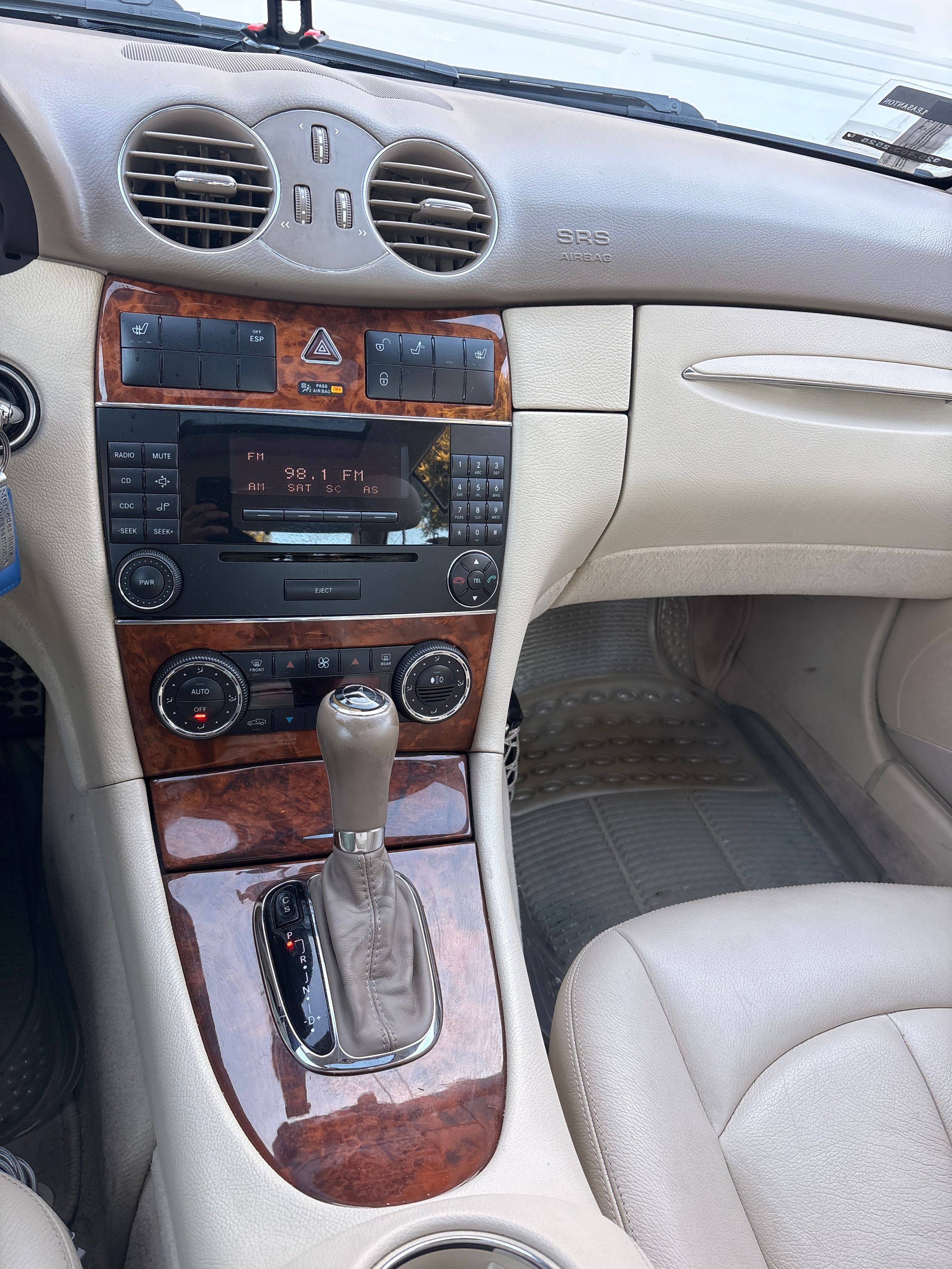 Used 2008 Mercedes-Benz CLK 350 Coupe image 10