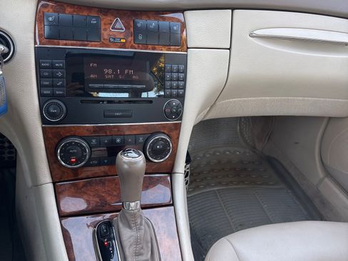 Used 2008 Mercedes-Benz CLK 350 Coupe image 10