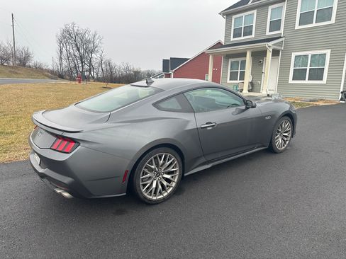 Used 2025 Ford Mustang GT Premium image 5
