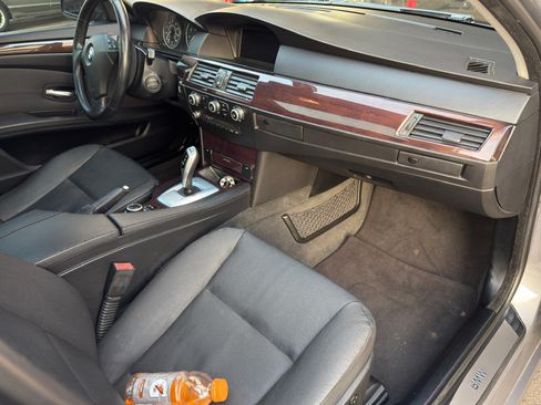 Used 2010 BMW 528i Sedan image 8