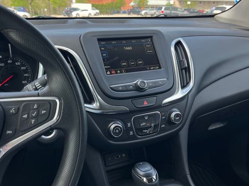 Used 2019 Chevrolet Equinox LT FWD image 19