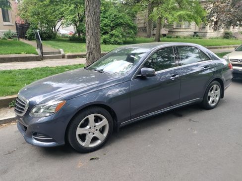 Used 2016 Mercedes-Benz E 350 4MATIC Sedan image 1
