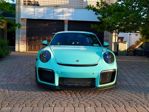 Used 2017 Porsche 911 Carrera 4 AWD/4WD image 2