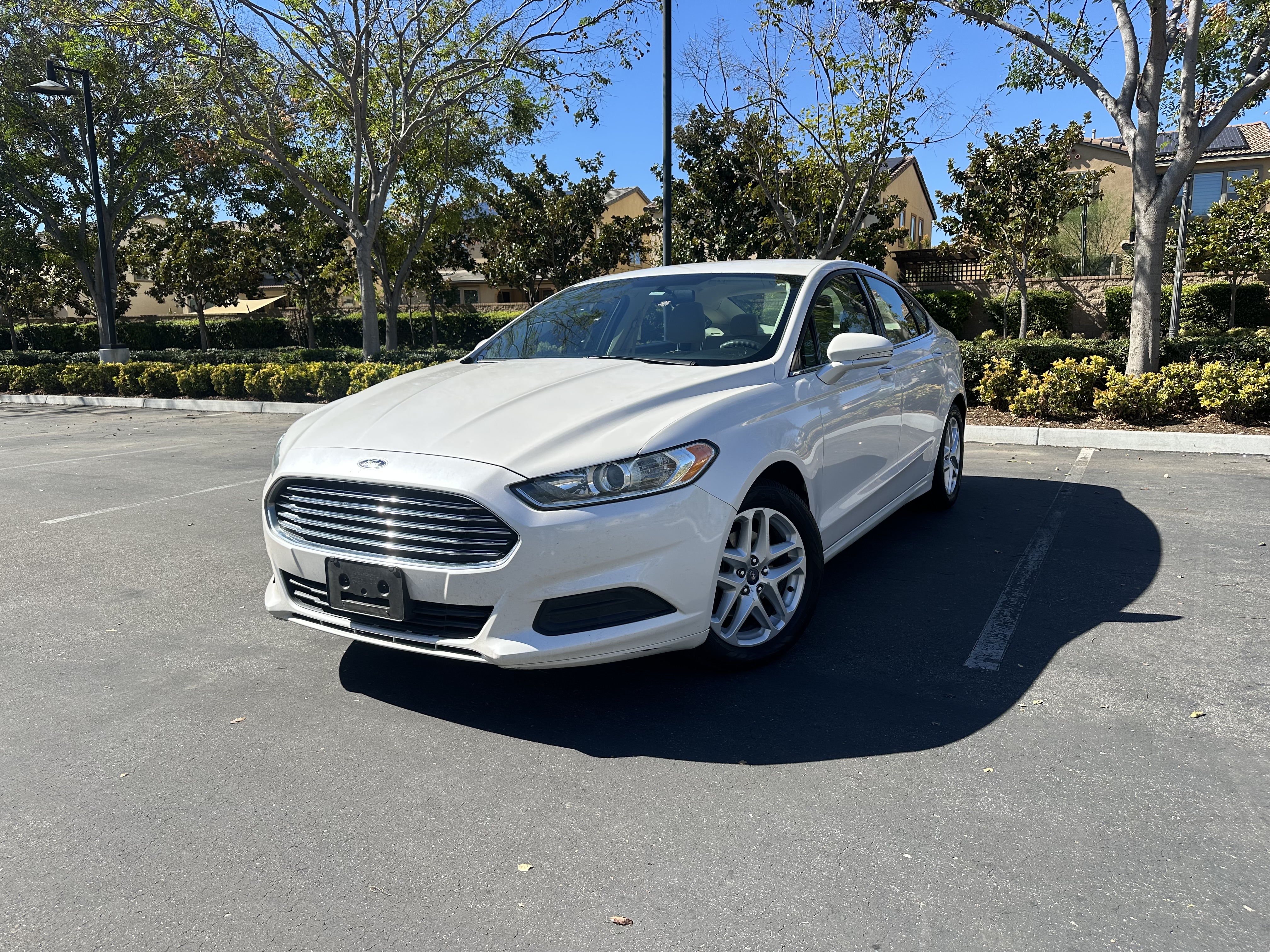 Used 2013 Ford Fusion SE FWD image 1