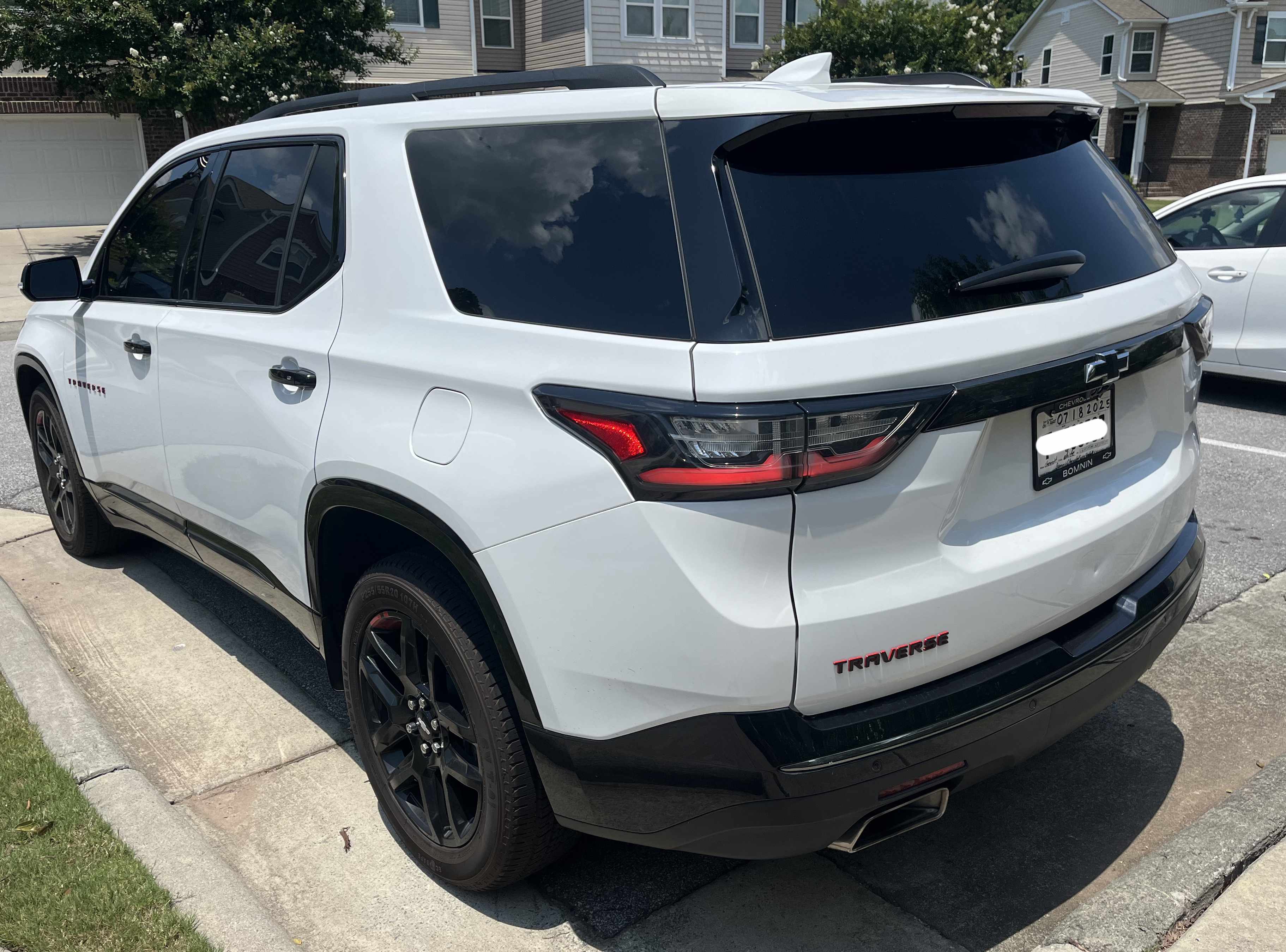 Used 2019 Chevrolet Traverse Premier w/ Redline Edition FWD image 9