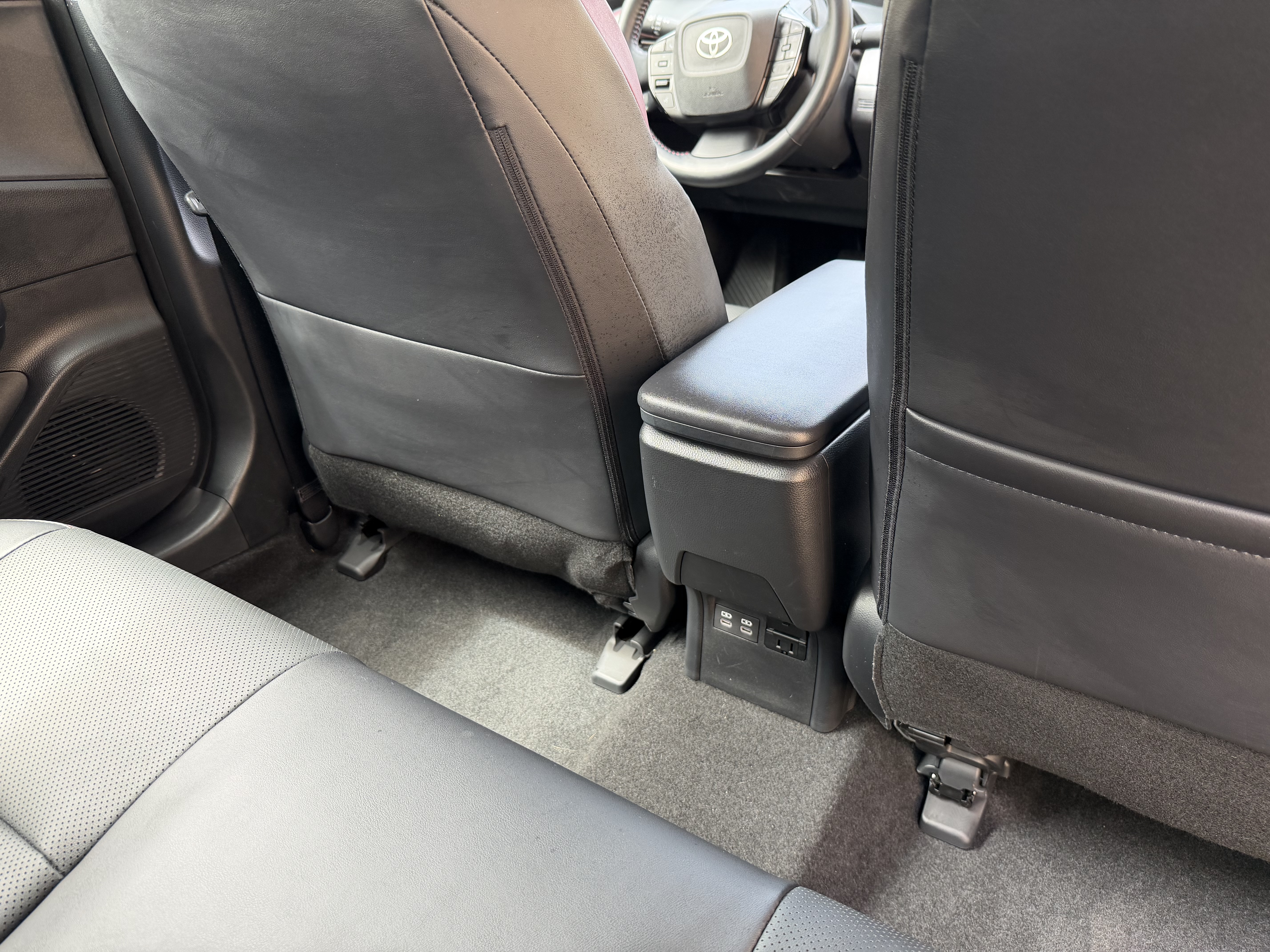Used 2024 Toyota Prius Prime FWD image 10