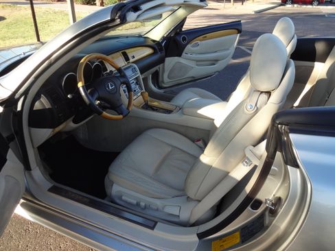Used 2002 Lexus SC 430 Convertible RWD image 8