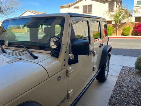 Used 2011 Jeep Wrangler Unlimited Rubicon w/ Dual Top Group image 9