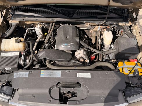 Used 2005 Chevrolet Silverado 2500 LS image 27