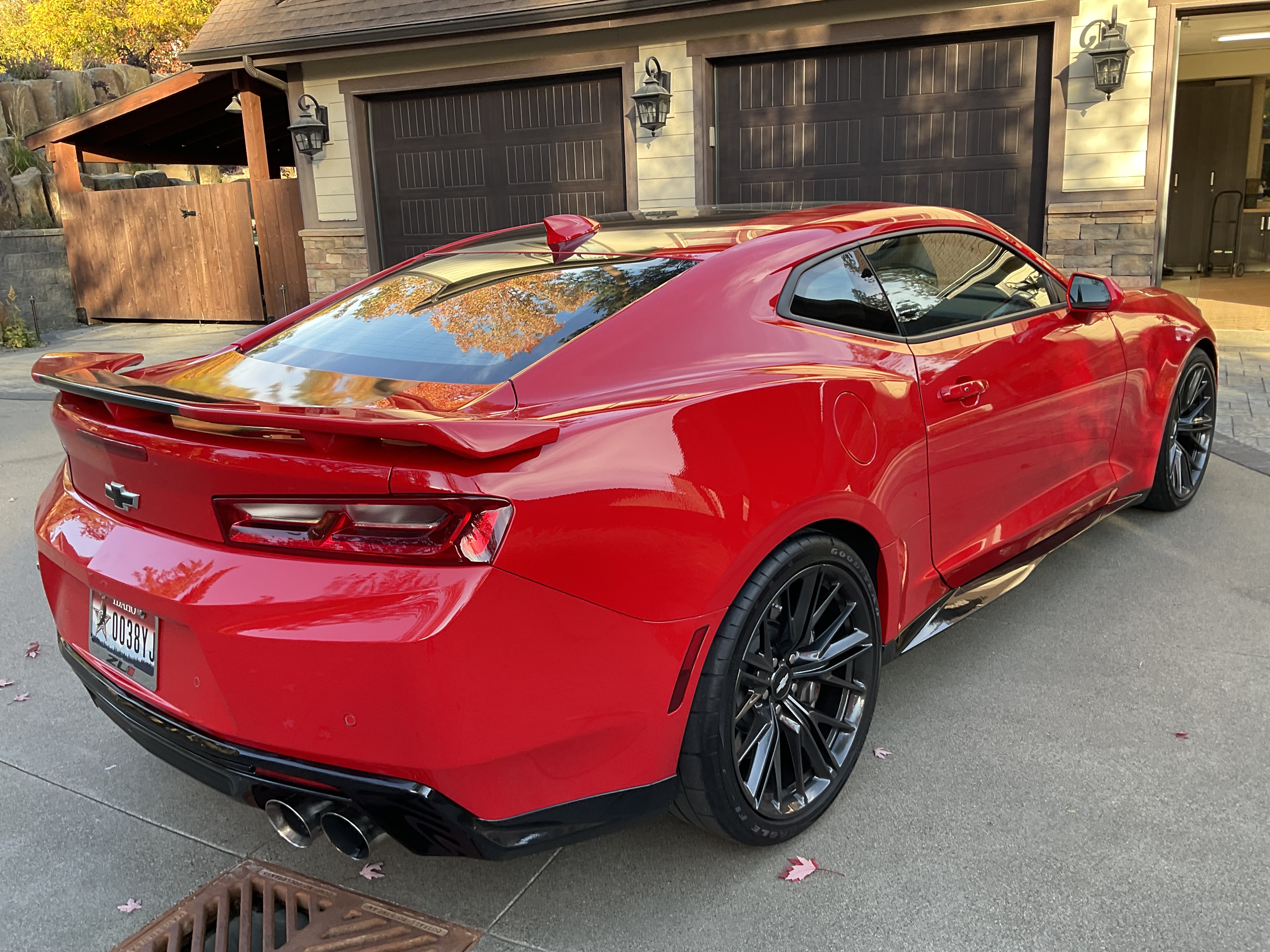 Used 2018 Chevrolet Camaro ZL1 RWD image 10