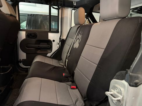 Used 2007 Jeep Wrangler Unlimited Rubicon w/ PWR Convenience Group image 10