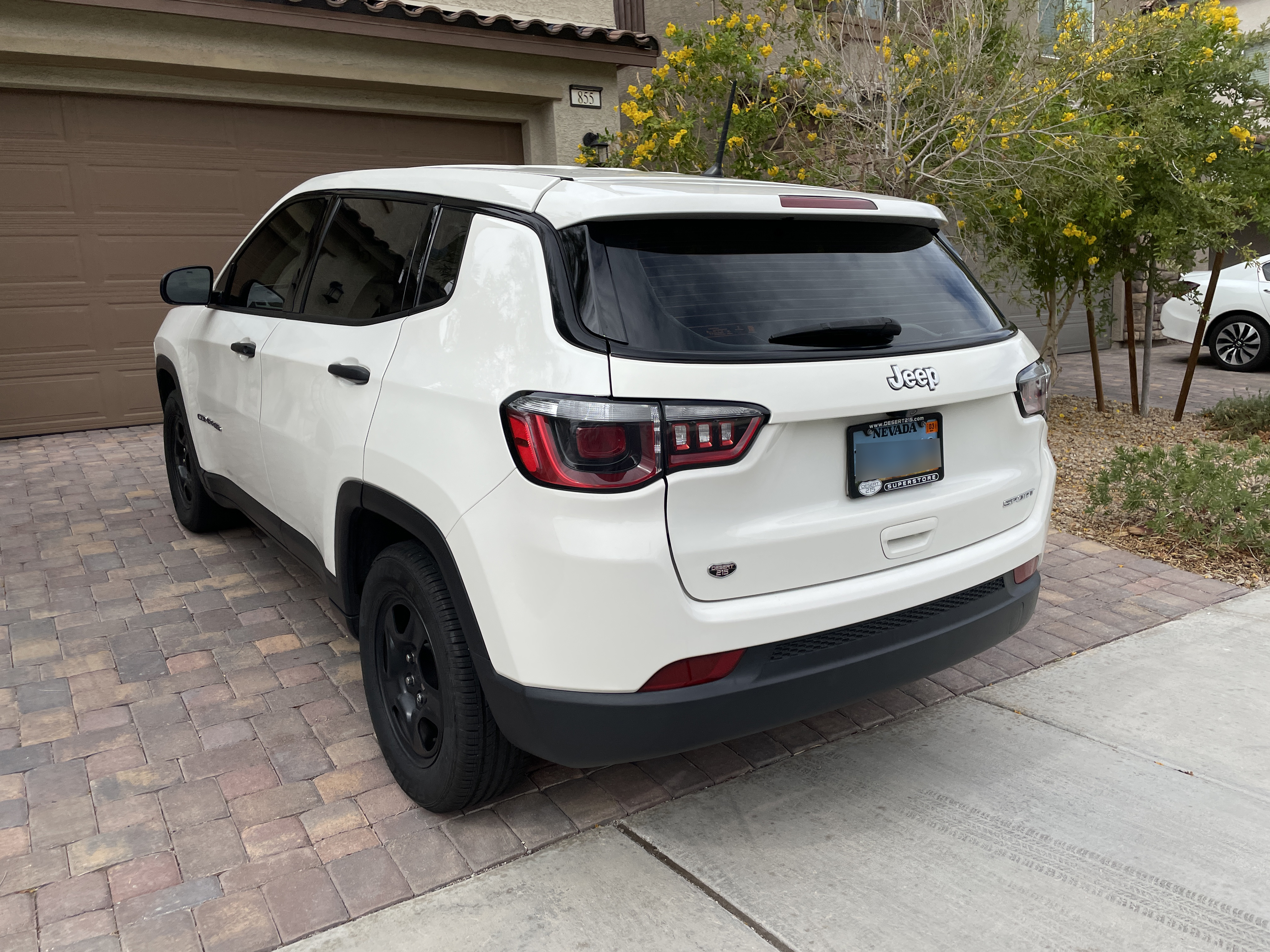 Used 2018 Jeep Compass Sport FWD image 5