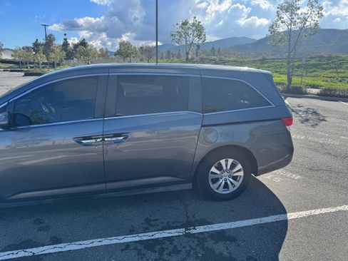 Used 2016 Honda Odyssey SE image 4