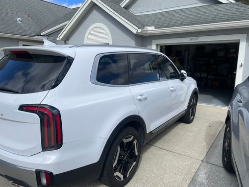 Used 2023 Kia Telluride EX image 4