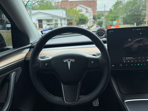 Used 2022 Tesla Model Y Performance image 22