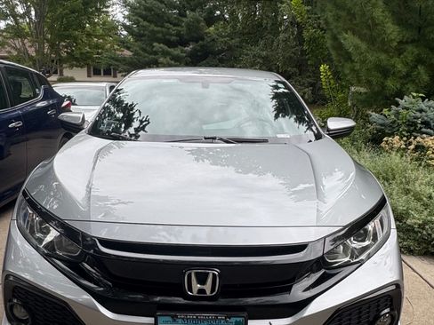 Used 2018 Honda Civic Sport image 9