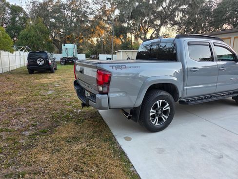 Used 2018 Toyota Tacoma SR5 image 2