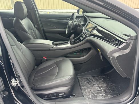 Used 2019 Buick LaCrosse Avenir w/ Driver Confidence Package II image 15