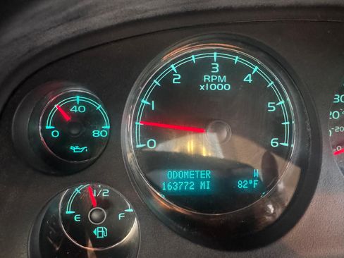 Used 2011 Chevrolet Tahoe LS RWD image 15