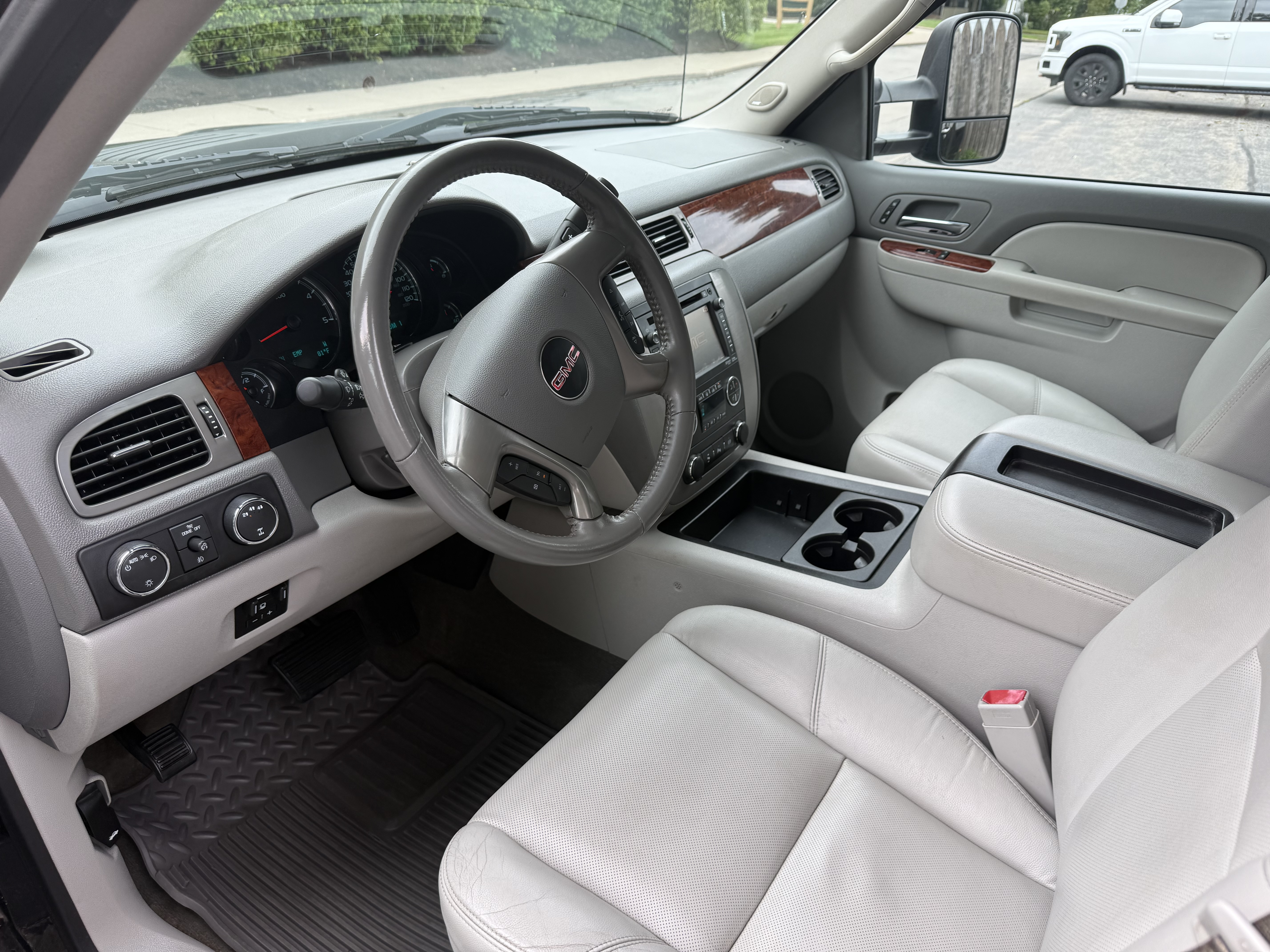 Used 2013 GMC Sierra 3500 SLT w/ SLT Convenience Package AWD/4WD image 6