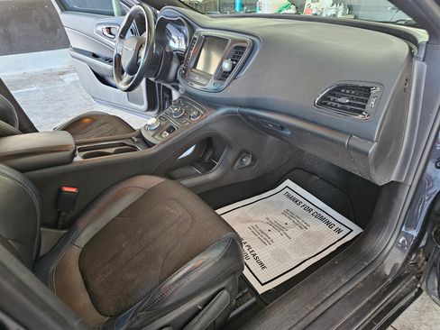 Used 2016 Chrysler 200 S FWD image 13