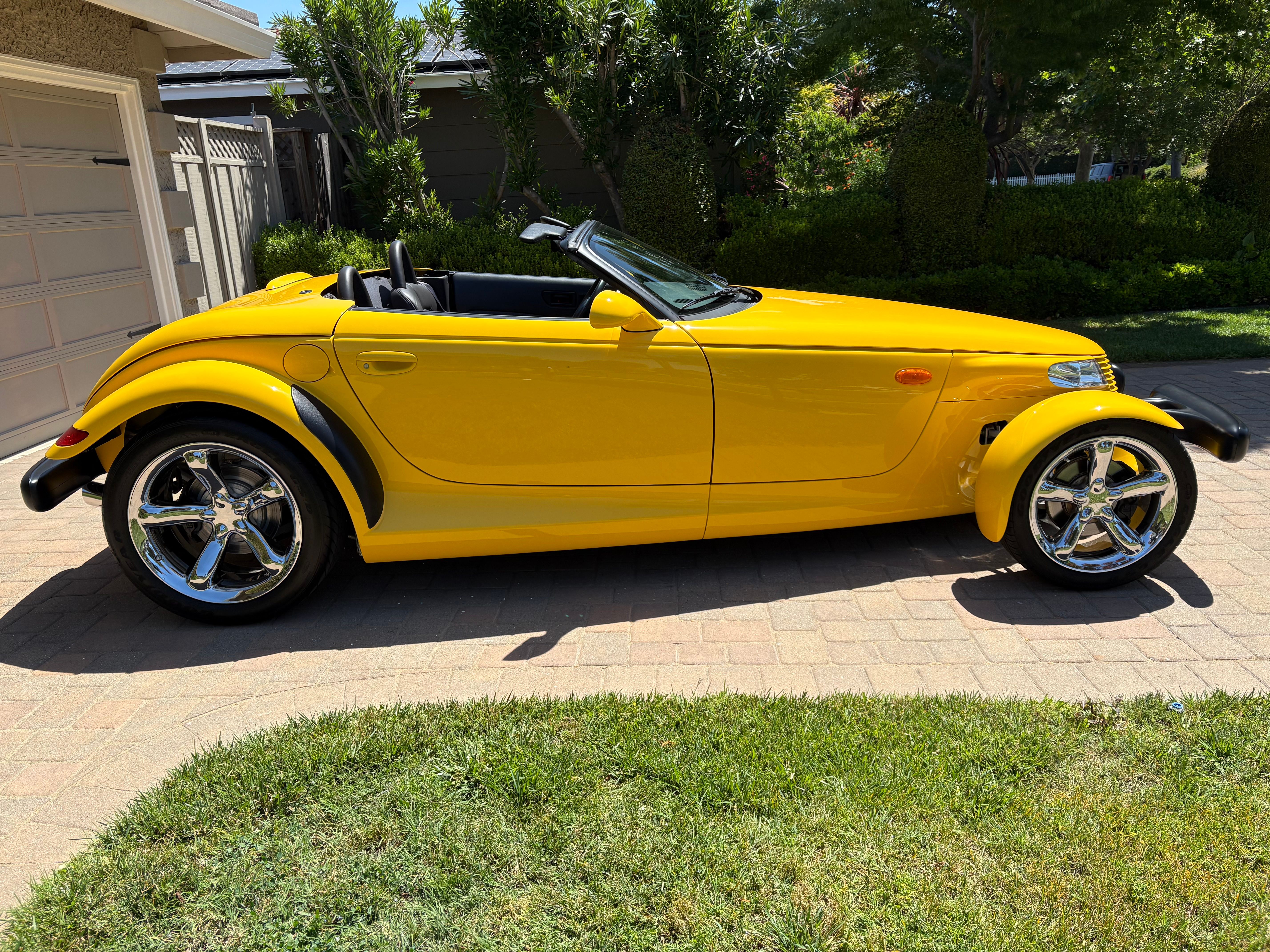 Used 2002 Chrysler Prowler RWD image 31