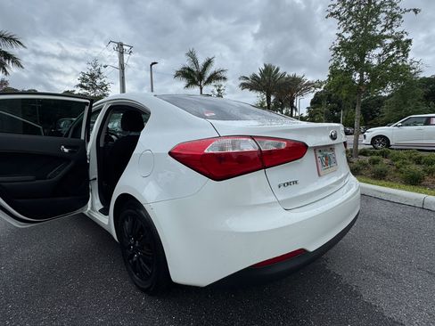 Used 2016 Kia Forte LX FWD image 11